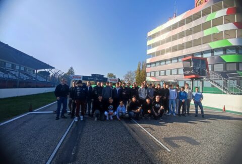 Skupinska slika na dirkališču Imola