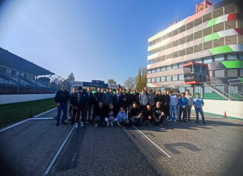 Skupinska slika na dirkališču Imola