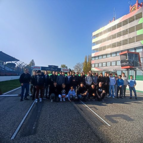 Skupinska slika na dirkališču Imola